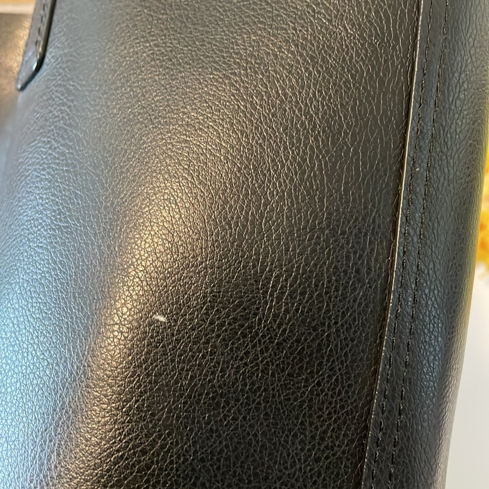 Kate Spade Arch Lauren Stripe Reversible
Tote In Black & Cream and Black. - Picture 6 of 15